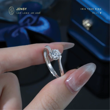 Nhẫn bạc nữ Iris Tear NLJ1 gắn kim cương Moissanite xi bạch kim GRA giá 839k