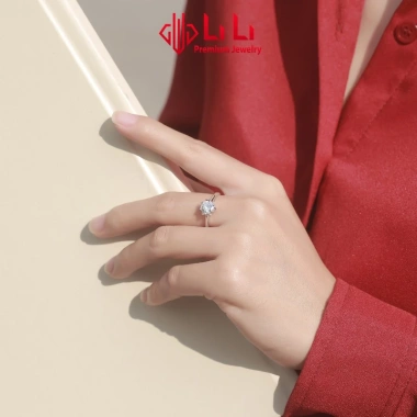 Nhẫn bạc nữ LiLi S925 Eloise hình bông tuyết đính kim cương Moissanite cao cấp - Giá ưu đãi 2,144,000₫ 2 Nhẫn bạc nữ LiLi S925 Eloise hình bông tuyết đính kim cương Moissanite cao cấp - Giá ưu đãi 2,144,000₫ 2