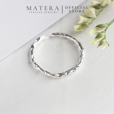 Nhẫn bạc nữ MATERA S925 - viền nhăn trơn tinh tế, basic, giá chỉ 436.000đ 6 Nhẫn bạc nữ MATERA S925 - viền nhăn trơn tinh tế, basic, giá chỉ 436.000đ 6