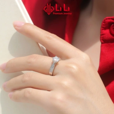 Nhẫn bạc nữ S925 Aidan - Đính kim cương Moissanite cao cấp, giá chỉ 2.399.000₫