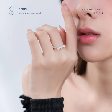 Nhẫn Bạc Nữ S925 JENSY Dáng Nơ Trái Tim Crystal Heart NLTL3 - Xinh Xắn Giá 444k
