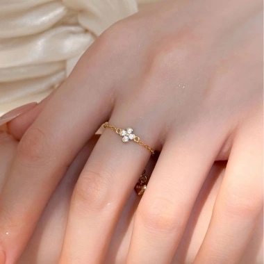 Nhẫn bốn lá clover bạc mạ vàng 18K, dây xích điều chỉnh, giảm 22% chỉ 352.875₫ 2