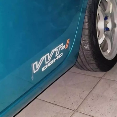 Nhãn dán phản quang VVT i DOCH Toyota - Chống nước, decal cho Corolla, Vios, RAV4 - Giá 71.431₫ 9 Nhãn dán phản quang VVT i DOCH Toyota - Chống nước, decal cho Corolla, Vios, RAV4 - Giá 71.431₫ 9