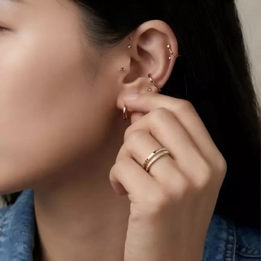 Nhẫn Dana phong cách nữ hai lớp Zirconia sang trọng, vàng óng ánh - Giá ưu đãi 427.900 4 Nhẫn Dana phong cách nữ hai lớp Zirconia sang trọng, vàng óng ánh - Giá ưu đãi 427.900 4