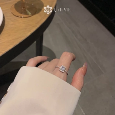Nhẫn Đính Hôn Hợp Kim Mặt Vuông Đính Đá Cổ Điển - Sang Trọng Nữ Mới 25.960 VND
