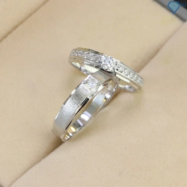 Nhẫn đôi Moissanite 3.5mm xi bạch kim sang trọng, khắc tên miễn phí - Giá ưu đãi 689.000₫