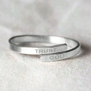 Nhẫn hai lớp TRUST GOD cho nam và nữ - Trang sức điều chỉnh, giảm giá 20% chỉ 40.700₫ 6 Nhẫn hai lớp TRUST GOD cho nam và nữ - Trang sức điều chỉnh, giảm giá 20% chỉ 40.700₫ 6
