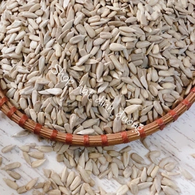 Nhân hướng dương Nga còn sống 1Kg - Không chất bảo quản, giảm 22% còn 85.000₫