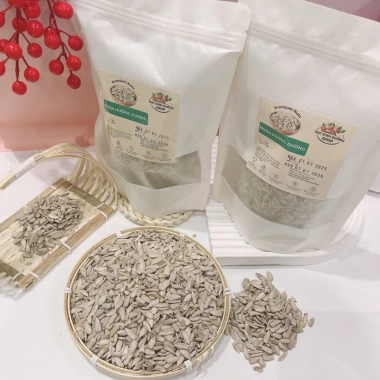 Nhân hướng dương sấy chín Nga 1kg: giảm giá chỉ 95.000đ, chất lượng cao, dinh dưỡng giàu vitamin E