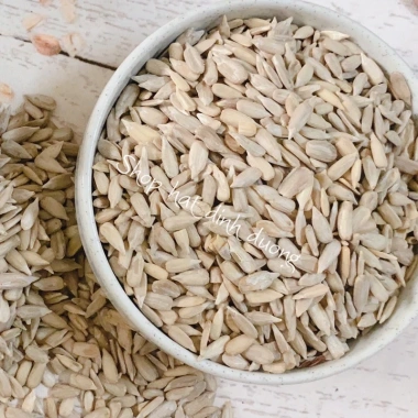 Nhân hướng dương sấy chín Nga 1kg: giảm giá chỉ 95.000đ, chất lượng cao, dinh dưỡng giàu vitamin E