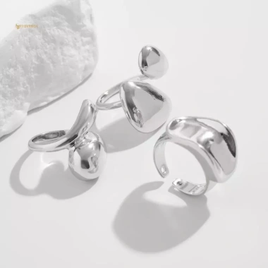 Nhẫn kim loại hình học rỗng xoắn bề mặt mịn - Phong cách nữ tính, chỉ 67.650₫