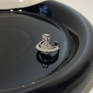 Nhẫn Mở Đính Kim Cương Vivienne Westwood Saturn Điều Chỉnh Được Ưu Đãi 166.774₫