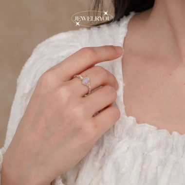 Nhẫn Moonstone loại bỏ độc tố, phát triển bản thân, thu hút tình cảm – 1.169.000₫ Jew22
