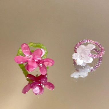 Nhẫn nghệ thuật họa tiết cầu vòng châu Âu - Thiết kế độc đáo, quà sang trọng cho nữ 4 Nhẫn nghệ thuật họa tiết cầu vòng châu Âu - Thiết kế độc đáo, quà sang trọng cho nữ 4