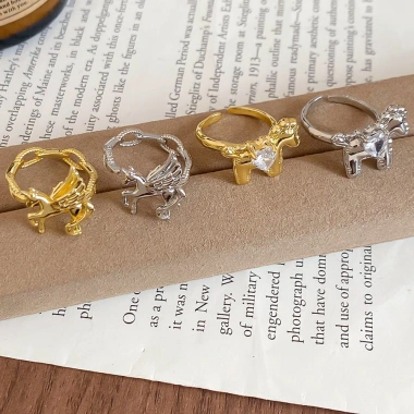 Nhẫn ngựa kim cương hình trái tim - Phụ kiện cung hoàng đạo, giá 49.632₫