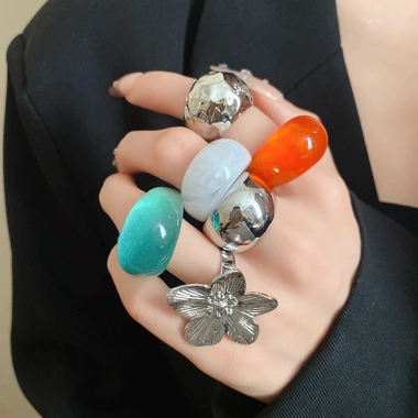 Nhẫn nhựa viền rộng hình hoa 6 cái - Đơn giản, thời trang, giá ưu đãi 48.675₫