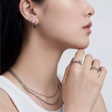 Nhẫn nơ Cube Zirconia sáng bóng - Trang sức tinh tế, giá ưu đãi 284.900₫