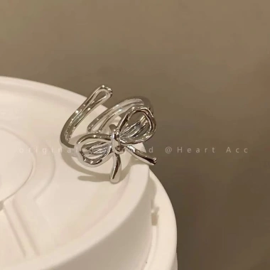 Nhẫn nơ nhẹ nhàng sang trọng cho nam nữ - Thời trang cá nhân, giảm giá 46,420₫ 8 Nhẫn nơ nhẹ nhàng sang trọng cho nam nữ - Thời trang cá nhân, giảm giá 46,420₫ 8