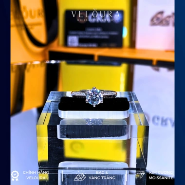 Nhẫn Nữ 1 Carat Moissanite Cương VELOURA - Vương Miện Sáu Chấu Cao Cấp