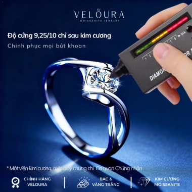 Nhẫn nữ kim cương Moissanite 1 Carat chính hãng VELOURA Nụ Hôn Thiên Thần cao cấp GRA VJN017 - Giá ưu đãi 1,179,000 VND 3 Nhẫn nữ kim cương Moissanite 1 Carat chính hãng VELOURA Nụ Hôn Thiên Thần cao cấp GRA VJN017 - Giá ưu đãi 1,179,000 VND 3