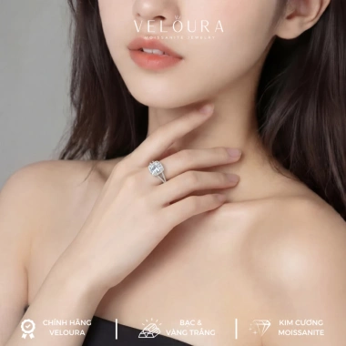 Nhẫn Nữ Moissanite 1 Carat Dáng Vuông - Sáng Như Kim Cương, Chính Hãng VELOURA, Giá 1.219.000 VND 7 Nhẫn Nữ Moissanite 1 Carat Dáng Vuông - Sáng Như Kim Cương, Chính Hãng VELOURA, Giá 1.219.000 VND 7