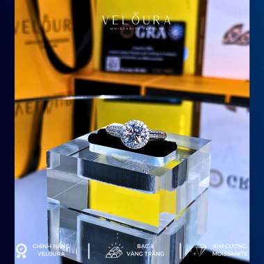 Nhẫn Nữ Moissanite 1 Carat Tròn Ba Hàng Cao Cấp Chính Hãng VELOURA - Giá Giảm 1,585,000₫ 5