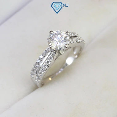 Nhẫn nữ Moissanite 6.0mm xi bạch kim GRA sang trọng Trang sức tiệc NNM17