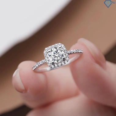 Nhẫn nữ Moissanite 6ly mặt đá vuông xi bạch kim GRA - NNM52, giá 649.000 VND 4 Nhẫn nữ Moissanite 6ly mặt đá vuông xi bạch kim GRA - NNM52, giá 649.000 VND 4