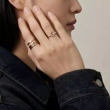 Nhẫn nữ thép không gỉ Forever Love - Quà tặng sang trọng, giá ưu đãi 284.900đ 5 Nhẫn nữ thép không gỉ Forever Love - Quà tặng sang trọng, giá ưu đãi 284.900đ 5