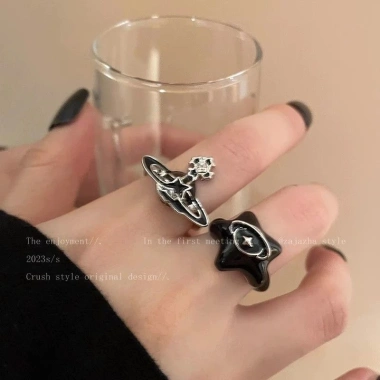 Nhẫn Trái Tim Tình Yêu Vivienne Westwood - Cá Tính Cặp Đôi, Giá Ưu Đãi 88.550đ