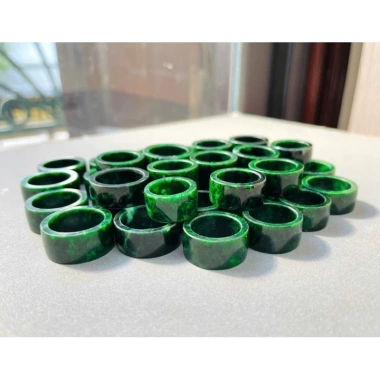 Nhẫn tròn đá Ngọc sơn thủy bản to 1-1.2cm - Giá ưu đãi 980.000 VND, sang trọng, tinh tế 6 Nhẫn tròn đá Ngọc sơn thủy bản to 1-1.2cm - Giá ưu đãi 980.000 VND, sang trọng, tinh tế 6