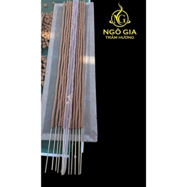 Nhang sào thân xoắn trầm hương 3 cây 100cm - Dùng cúng Tết, giao thừa, Phật, ông bà - Giá 89.000đ