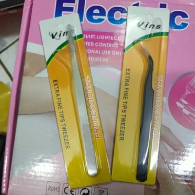 Nhíp gắp đá, gắp mi màu đen - thiết kế tiện lợi, giá chỉ 23.500đ giảm sâu