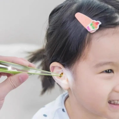 Nhíp kẹp tai phát sáng – Dụng cụ lấy tai an toàn cho trẻ, khóa thìa, chỉ 76.783₫