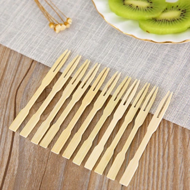Nĩa tre dùng một lần ăn trái cây - Thân thiện môi trường, giảm giá 19.5k còn 15.8k