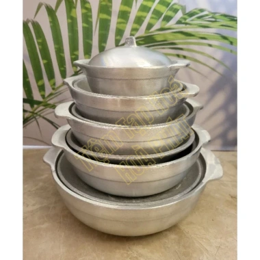 Nồi Gang Đáy Cạn Cao Cấp Siêu Bền - Thố Gang 25cm Giá Ưu Đãi 193,600₫ 2