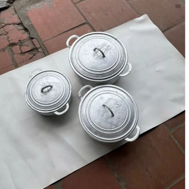 Nồi Gang Đúc Nguyên Khối Loại 1 - Dày dặn, xoong nấu cơm kho cá cực ngon, đủ kích cỡ, chỉ 94.000₫ 5 Nồi Gang Đúc Nguyên Khối Loại 1 - Dày dặn, xoong nấu cơm kho cá cực ngon, đủ kích cỡ, chỉ 94.000₫ 5
