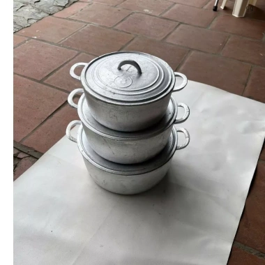 Nồi Gang Đúc Nguyên Khối Loại 1 - Dày dặn, xoong nấu cơm kho cá cực ngon, đủ kích cỡ, chỉ 94.000₫ 6 Nồi Gang Đúc Nguyên Khối Loại 1 - Dày dặn, xoong nấu cơm kho cá cực ngon, đủ kích cỡ, chỉ 94.000₫ 6
