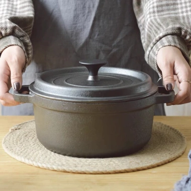 Nồi gang thô nguyên khối LIINDECOR T01: Chống dính tự nhiên, dùng bếp từ, chỉ 619.000₫