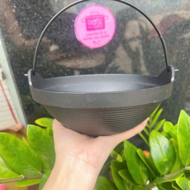 Nồi lẩu gang 20-24cm nắp gỗ, quai kiểu Nhật, dày dặn, đa năng nấu canh - 199k 3 Nồi lẩu gang 20-24cm nắp gỗ, quai kiểu Nhật, dày dặn, đa năng nấu canh - 199k 3