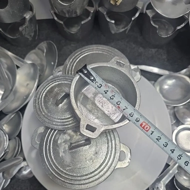Nồi nhôm đúc mini 10cm T014 và 8,5cm T015 - Giá 105.000, chất lượng cao, tiện lợi