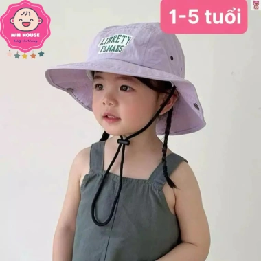 Nón tai bèo họa tiết gấu dâu Lotso xinh xắn, vải xốp nhung kaki, dây đeo, cho bé gái, giá chỉ 59.000
