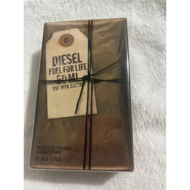 Nước hoa Diesel Fuel For Life 50ml - Hương nam tính, bền lâu, giảm 22% chỉ 1.390.000₫ 3 Nước hoa Diesel Fuel For Life 50ml - Hương nam tính, bền lâu, giảm 22% chỉ 1.390.000₫ 3