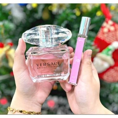 Nước hoa nữ Versace Bright Crystal 10ml - Hương thơm mát dịu ngọt, 107.000đ 4 Nước hoa nữ Versace Bright Crystal 10ml - Hương thơm mát dịu ngọt, 107.000đ 4