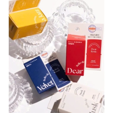 Nước hoa sáp Daily Comma Solid Perfume 4 mùi, hương dịu nhẹ, thiết kế nhỏ gọn, giá ưu đãi 125.000đ 7 Nước hoa sáp Daily Comma Solid Perfume 4 mùi, hương dịu nhẹ, thiết kế nhỏ gọn, giá ưu đãi 125.000đ 7