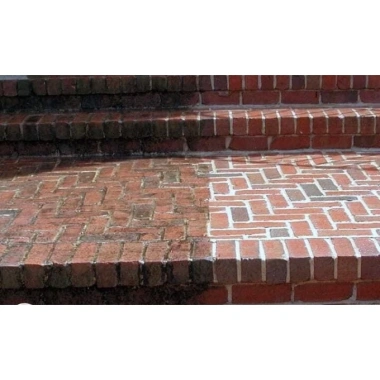 Nước lau gạch đa năng, giá 109.000đ, tẩy cặn bẩn, rêu, vết ố trên gạch đỏ, men, sứ