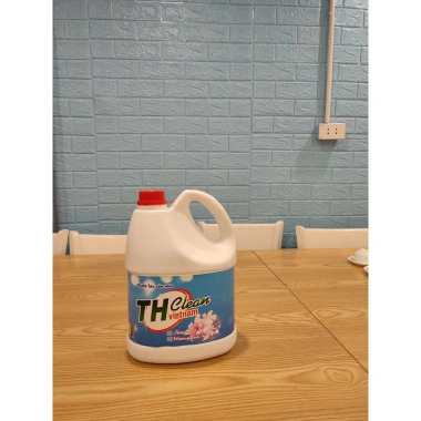 Nước lau sàn TH CLEAN 4.5L hương hoa thơm dịu nhẹ, sạch bóng, giá ưu đãi 99.000đ
