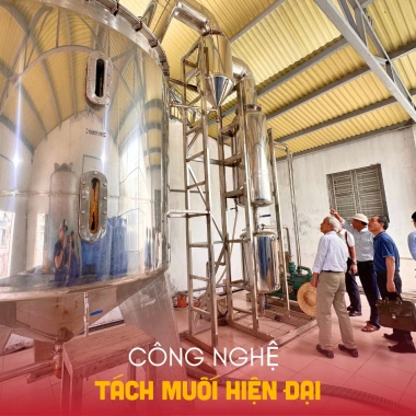 Nước Mắm Cá Cơm Ủ Chum Cát Hải Quang Hải 29 Độ Đạm OCOP 4 Sao 650ml Giá 78,850 VND 5