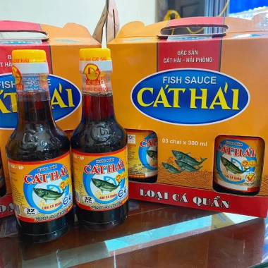 Nước Mắm Cát Hải Cá Quẩn Xá Ch 3 chai 300ml - Giá 150k, hương vị thơm ngon, chất lượng cao
