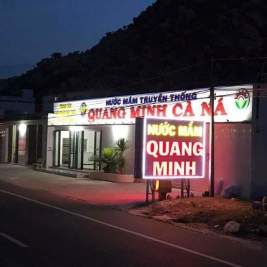 Nước mắm Quang Minh Cà Ná thượng hạng 50 - Thùng 6 chai 500ml thủy tinh, thơm ngon tinh khiết, giá ưu đãi 419.998 VND